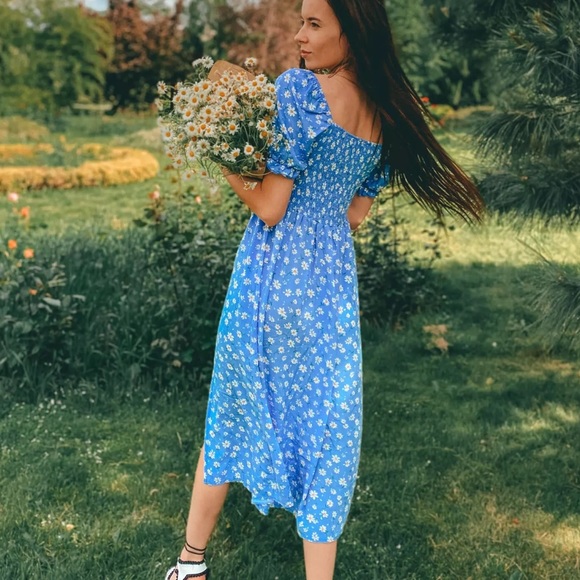 Off-Shoulder Floral Midi Dress - Picture 5 of 15